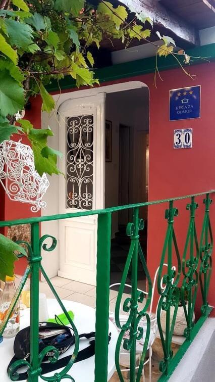 Vintage House For Rent 60M From Sea Apartment Baska Voda Luaran gambar
