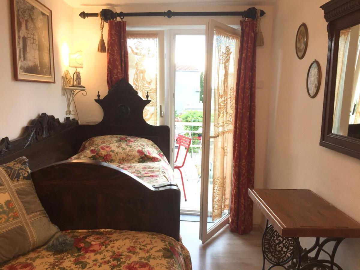 Vintage House For Rent 60M From Sea Apartment Baska Voda Luaran gambar